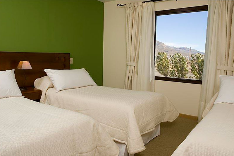 Habitación para tres personas y vista al Cerro Calafate